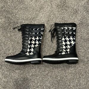 JUSTFAB Esabell Cold Weather Flat Boot Houndstooth Womens 7M US Black/White